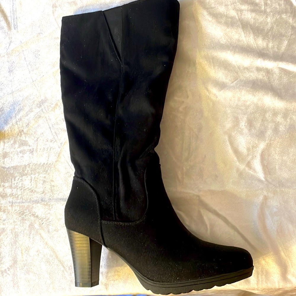 Gorgeous Brand New with tags Black Boots!!!!